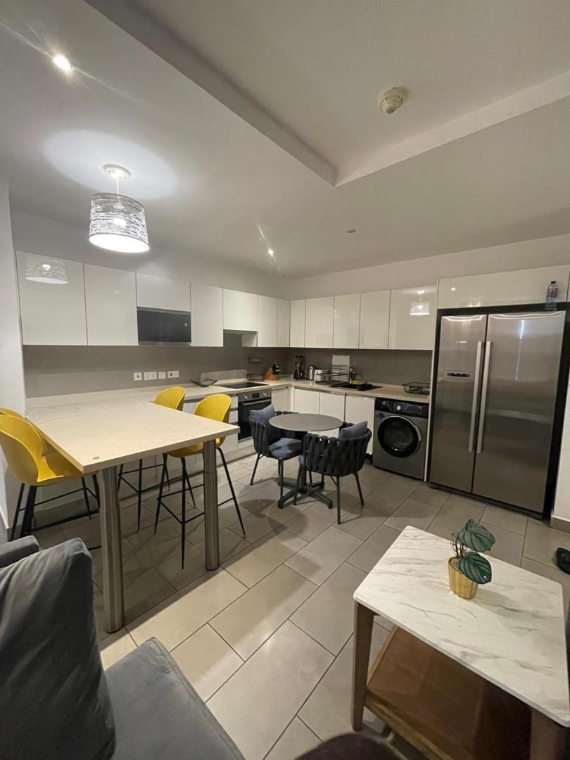 Luxury Labone Edge 2-Bedroom Apartment In Accra - Fivehills Homes Buitenkant foto